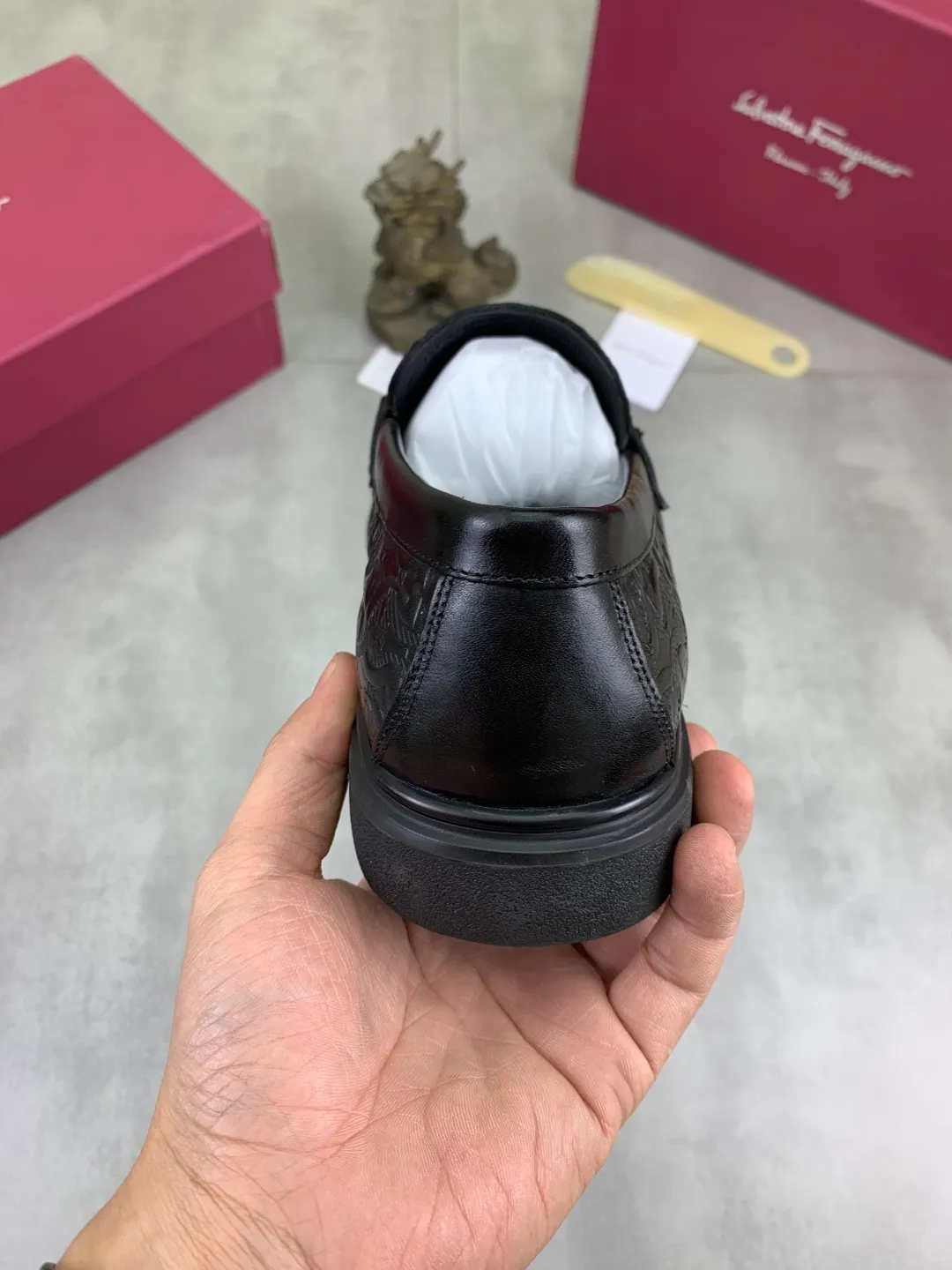 Men's Men's Shoes 💰P460💰[New Style] Water-dyed Niuli 🆘[Salvatore Ferragamo] Ferragamo's latest casual business leather shoes for men! Listed simultaneously! The fabric is made of specially imported original calfskin, and the interior is made of imported water-dyed cowhide. It is absolutely luxurious and leads the fashion trend. Matching code: 38-45; black optional